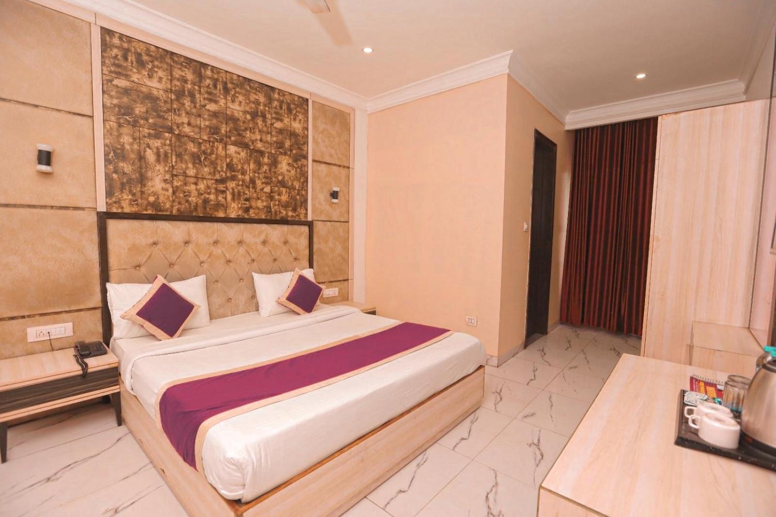 Hotel Almora Inn - Near By Delhi International Airport - With Free Airport Pickup And Drop Ню Делхи Екстериор снимка