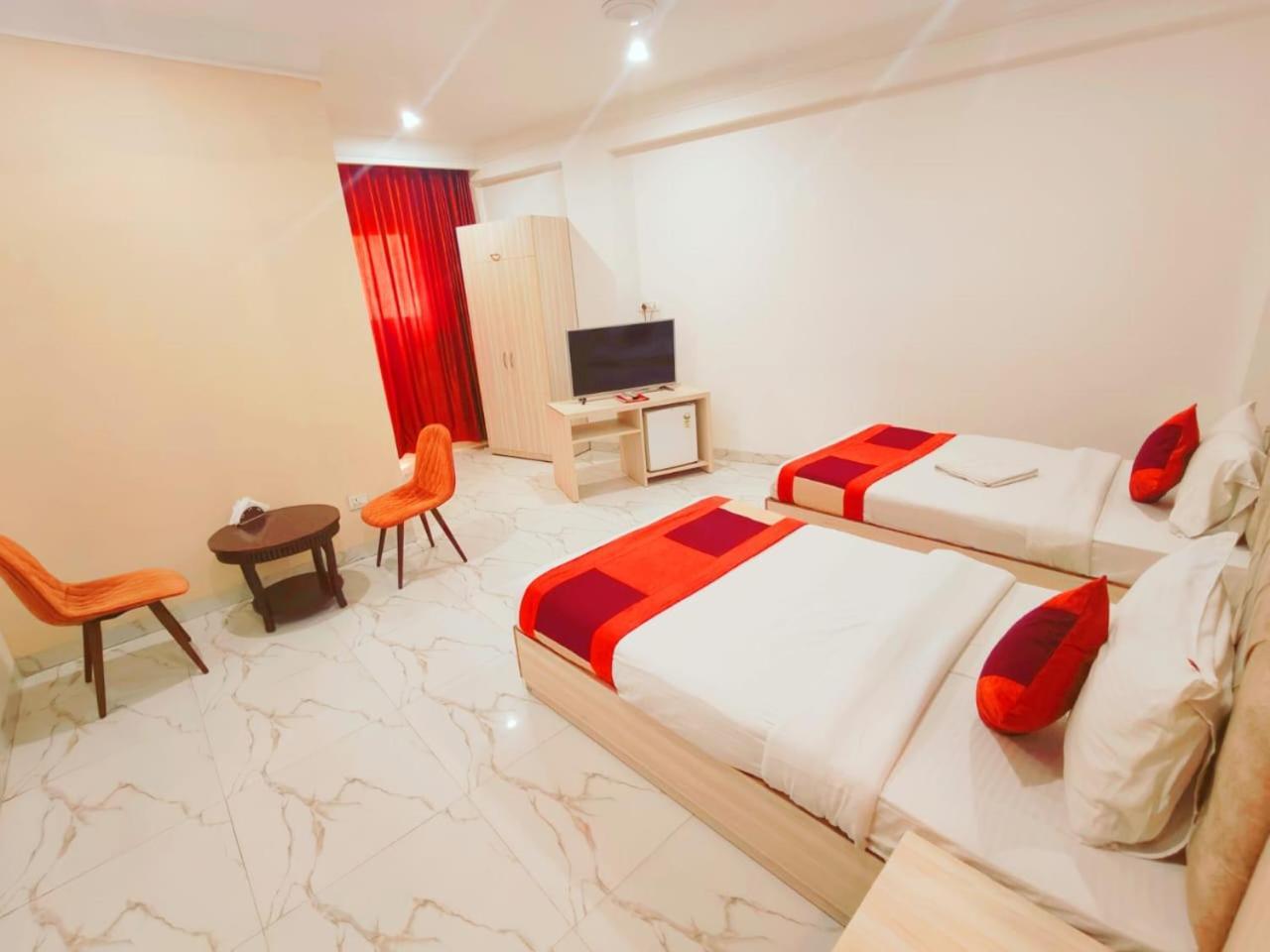 Hotel Almora Inn - Near By Delhi International Airport - With Free Airport Pickup And Drop Ню Делхи Екстериор снимка