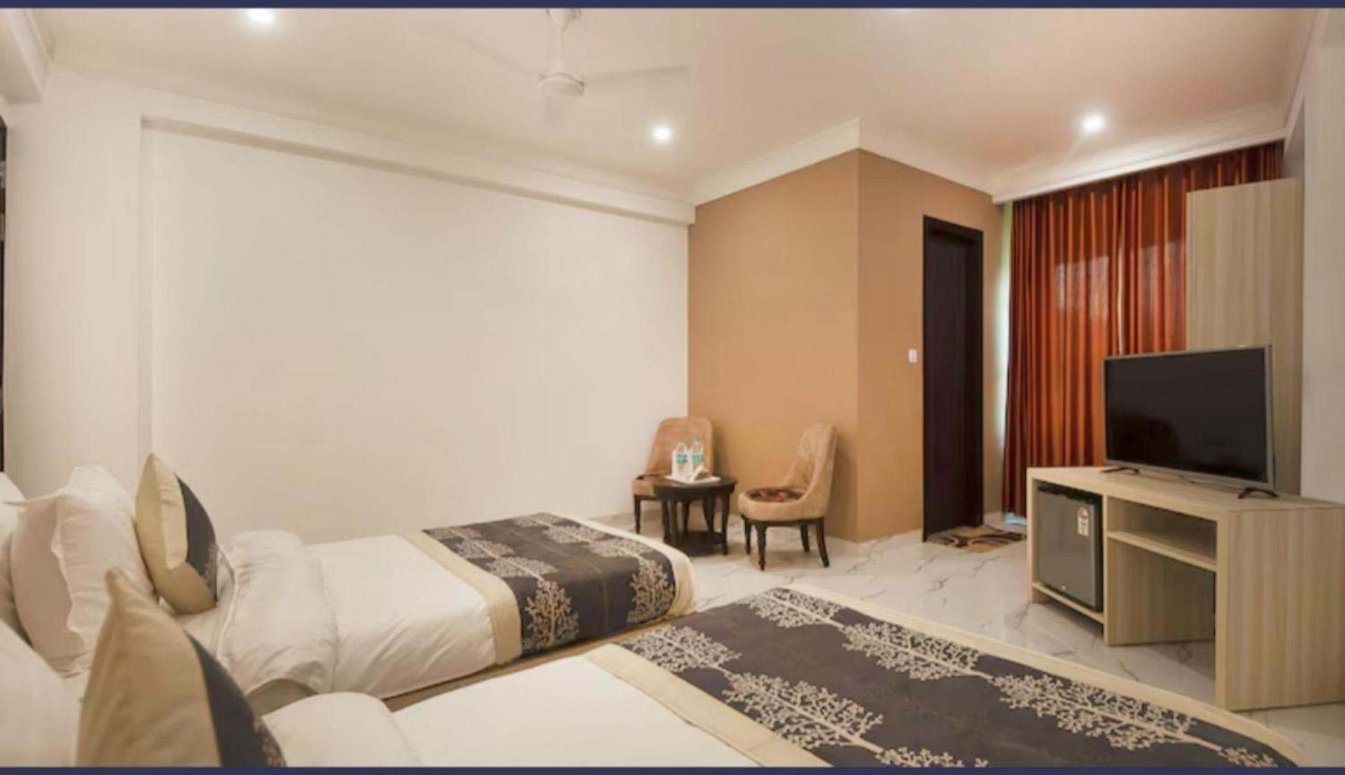 Hotel Almora Inn - Near By Delhi International Airport - With Free Airport Pickup And Drop Ню Делхи Екстериор снимка