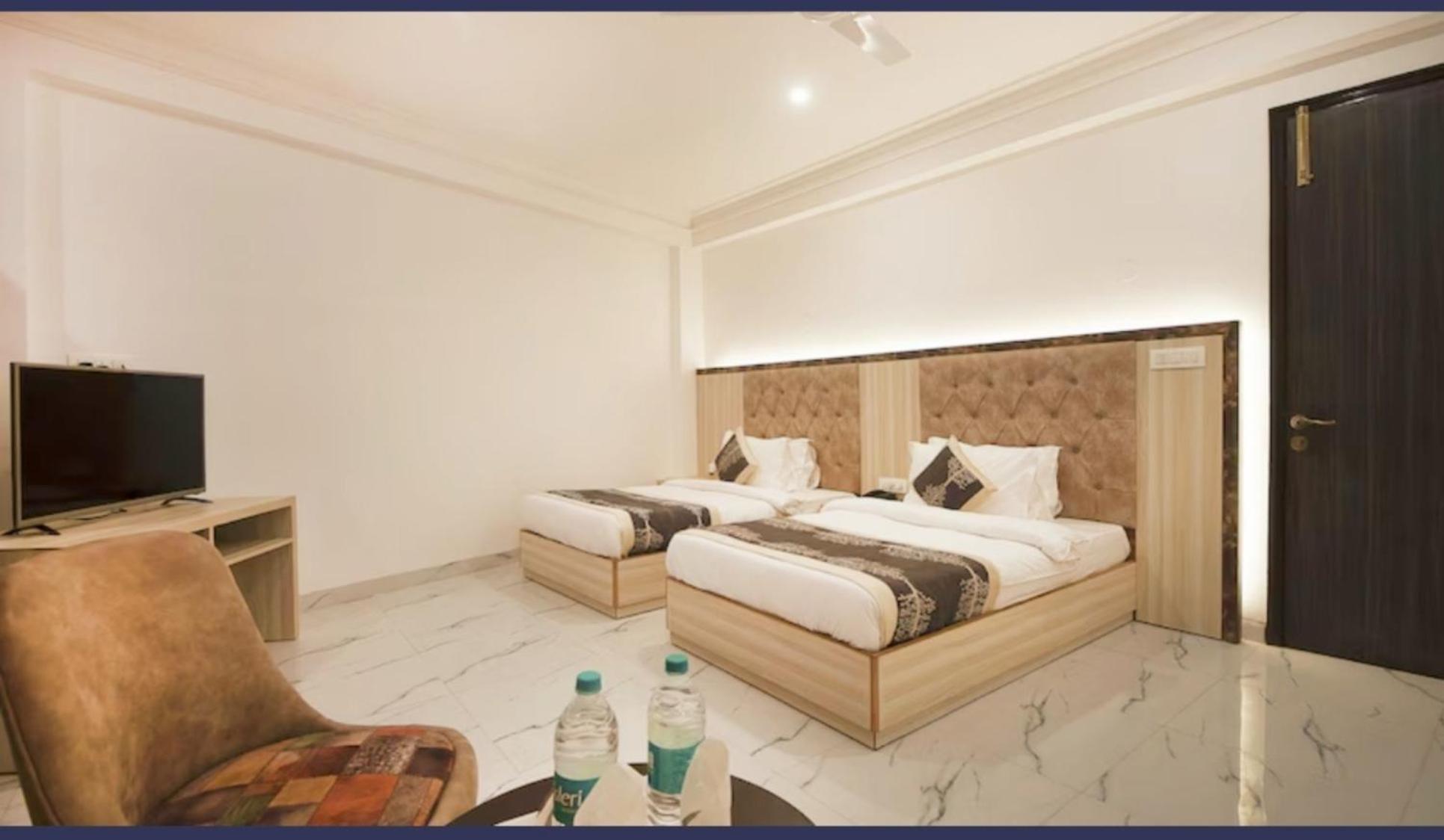 Hotel Almora Inn - Near By Delhi International Airport - With Free Airport Pickup And Drop Ню Делхи Екстериор снимка