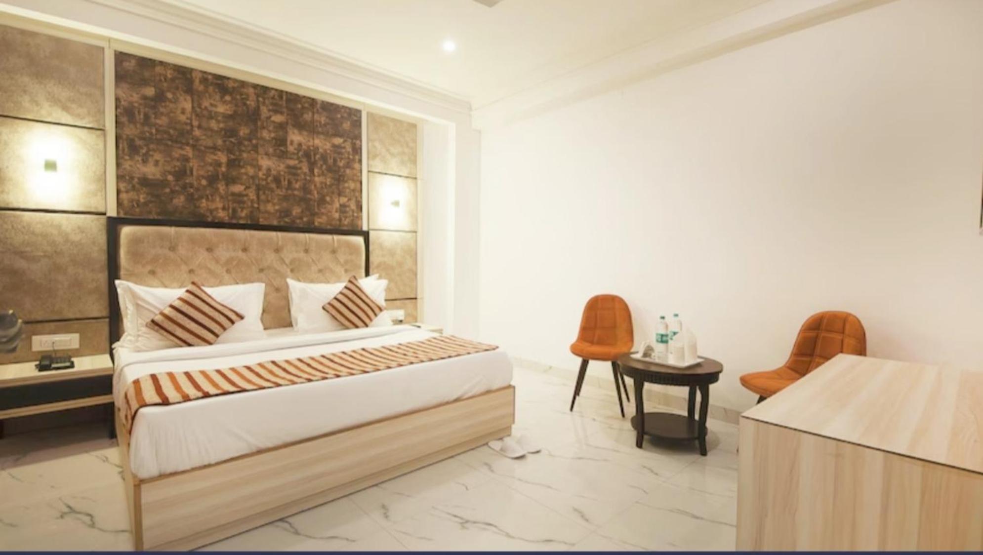 Hotel Almora Inn - Near By Delhi International Airport - With Free Airport Pickup And Drop Ню Делхи Екстериор снимка