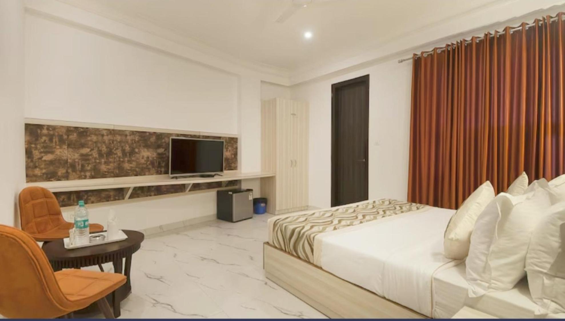 Hotel Almora Inn - Near By Delhi International Airport - With Free Airport Pickup And Drop Ню Делхи Екстериор снимка