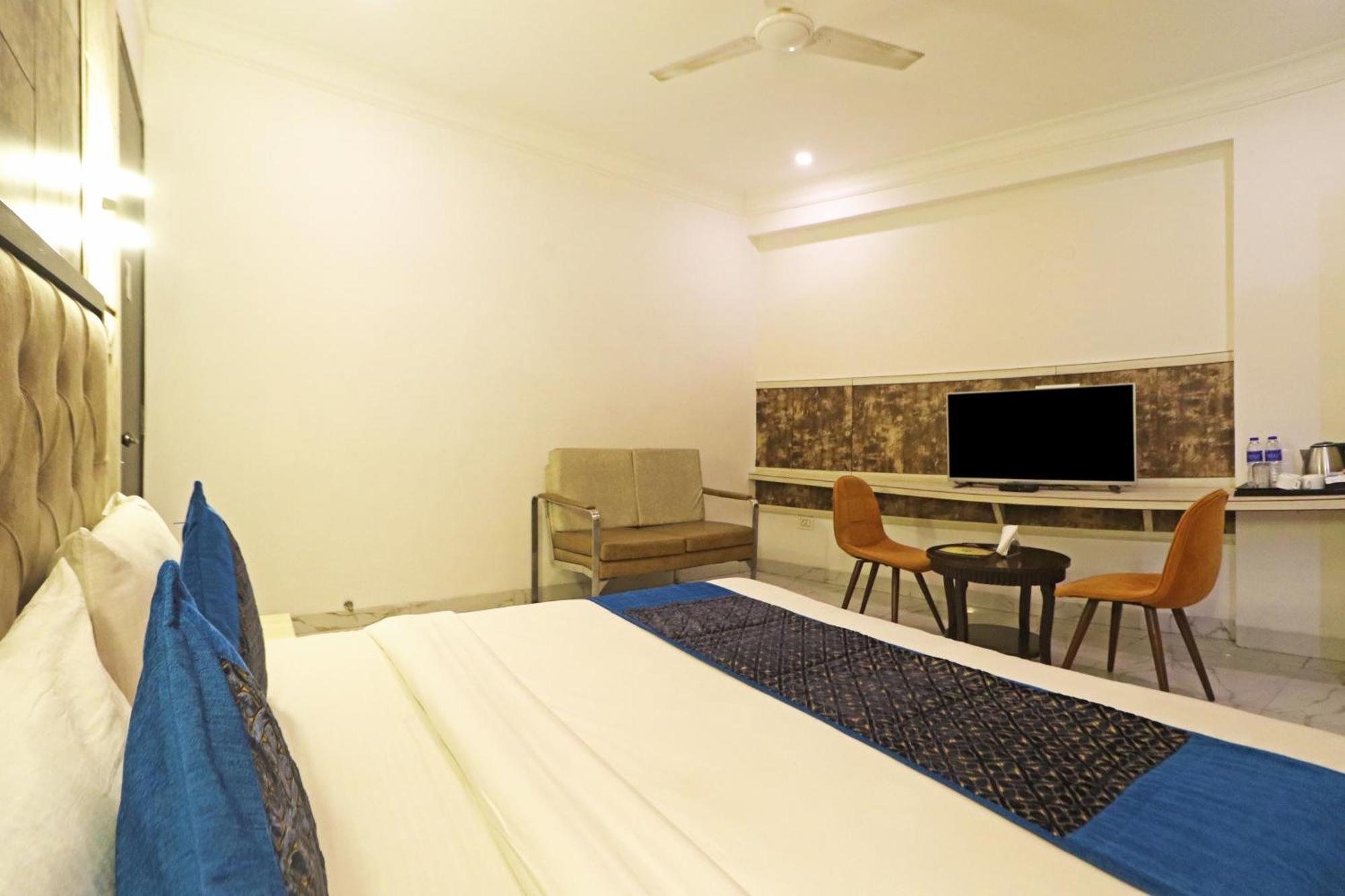 Hotel Almora Inn - Near By Delhi International Airport - With Free Airport Pickup And Drop Ню Делхи Екстериор снимка