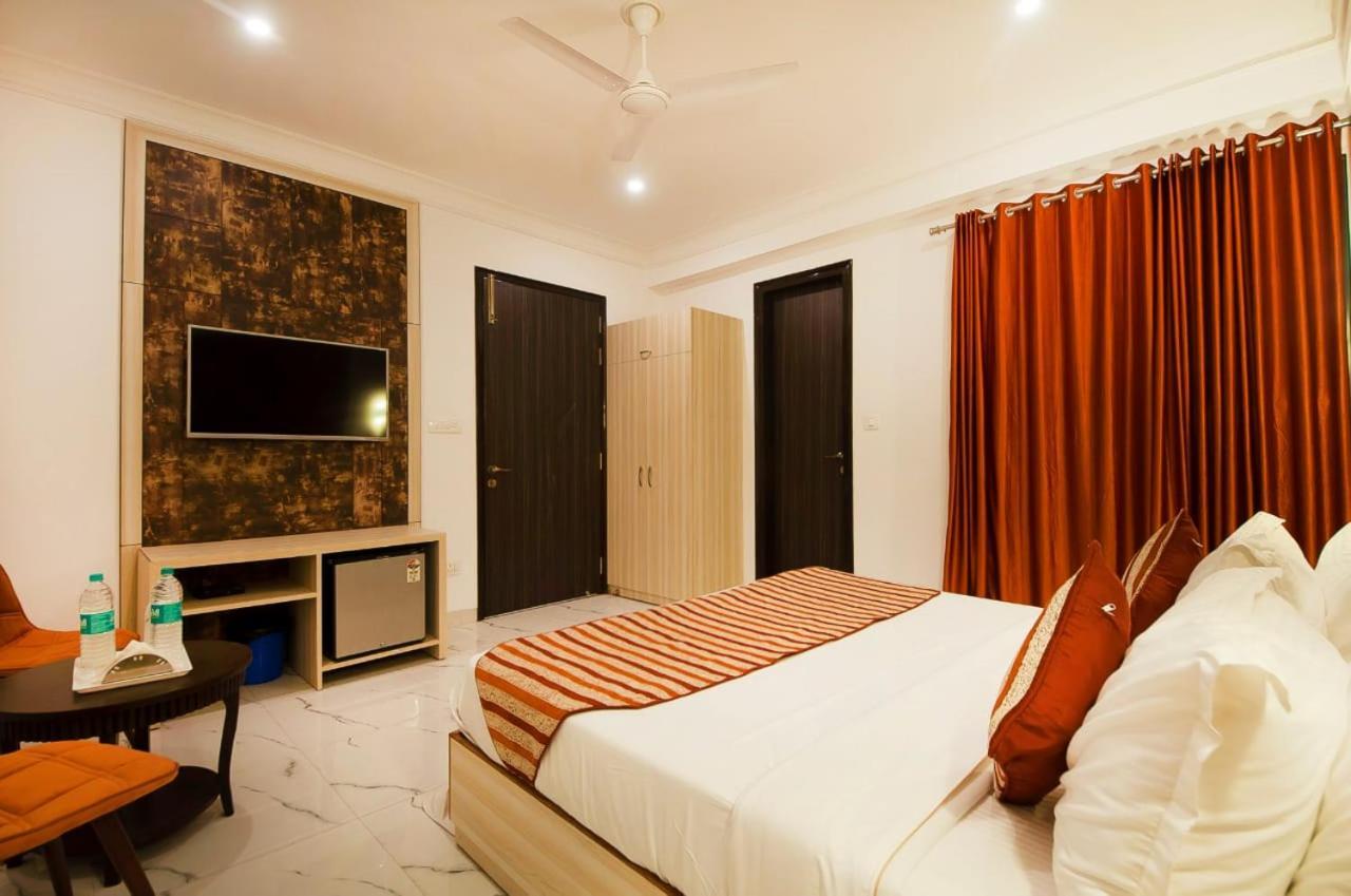 Hotel Almora Inn - Near By Delhi International Airport - With Free Airport Pickup And Drop Ню Делхи Екстериор снимка
