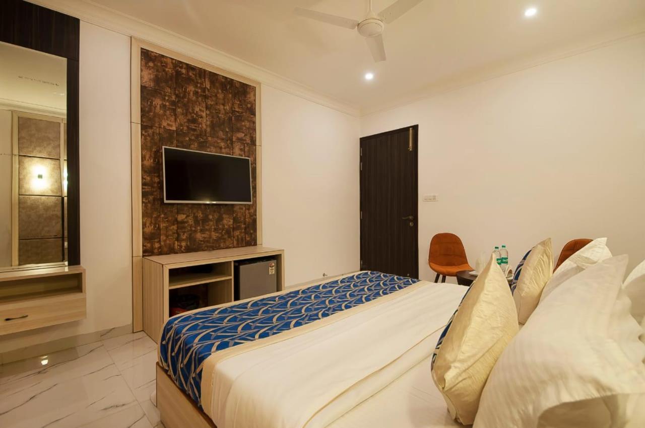 Hotel Almora Inn - Near By Delhi International Airport - With Free Airport Pickup And Drop Ню Делхи Екстериор снимка