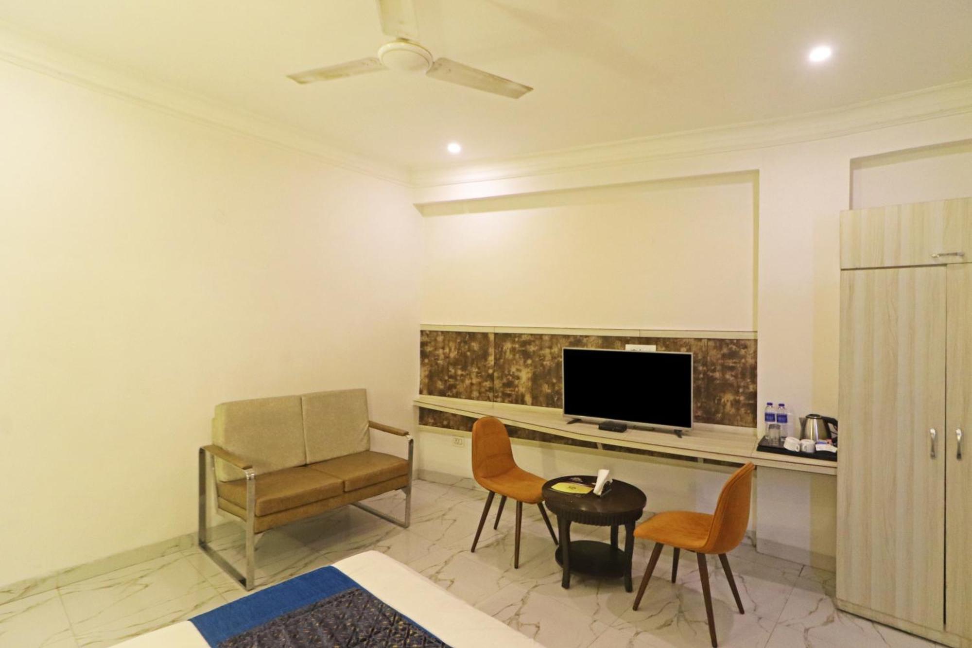 Hotel Almora Inn - Near By Delhi International Airport - With Free Airport Pickup And Drop Ню Делхи Екстериор снимка