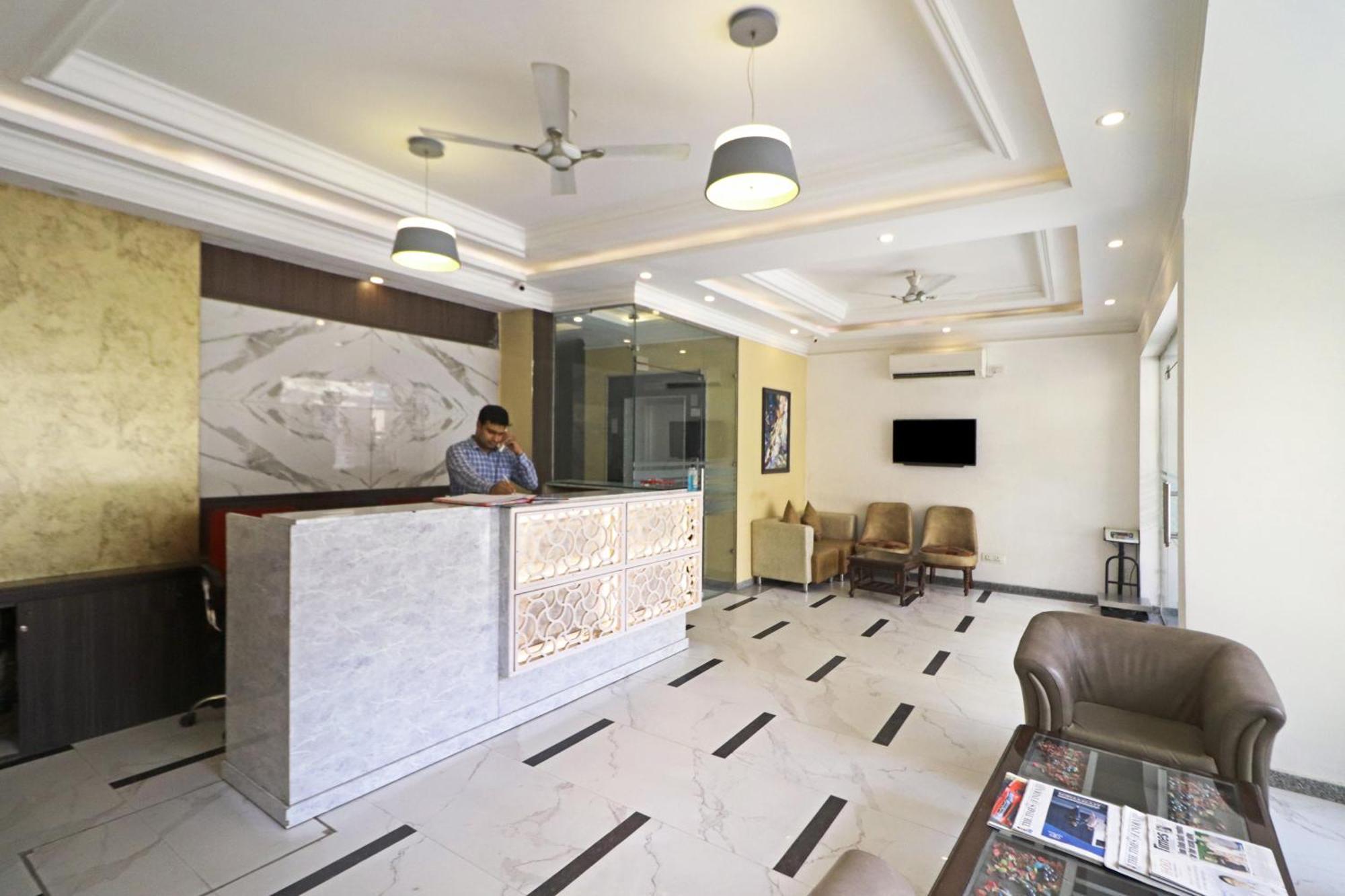 Hotel Almora Inn - Near By Delhi International Airport - With Free Airport Pickup And Drop Ню Делхи Екстериор снимка