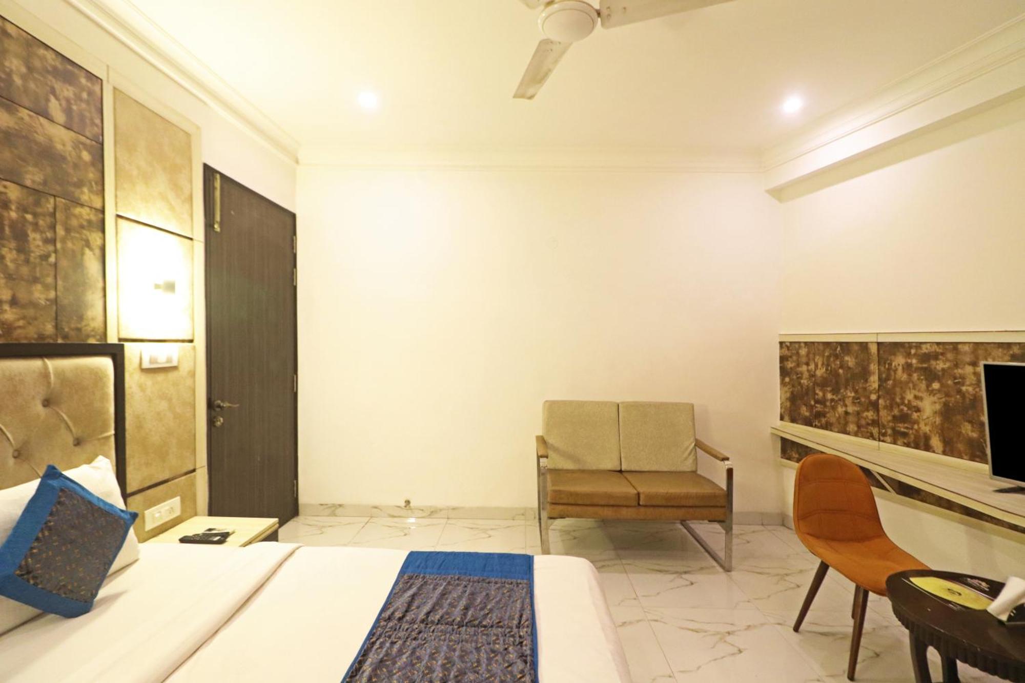 Hotel Almora Inn - Near By Delhi International Airport - With Free Airport Pickup And Drop Ню Делхи Екстериор снимка