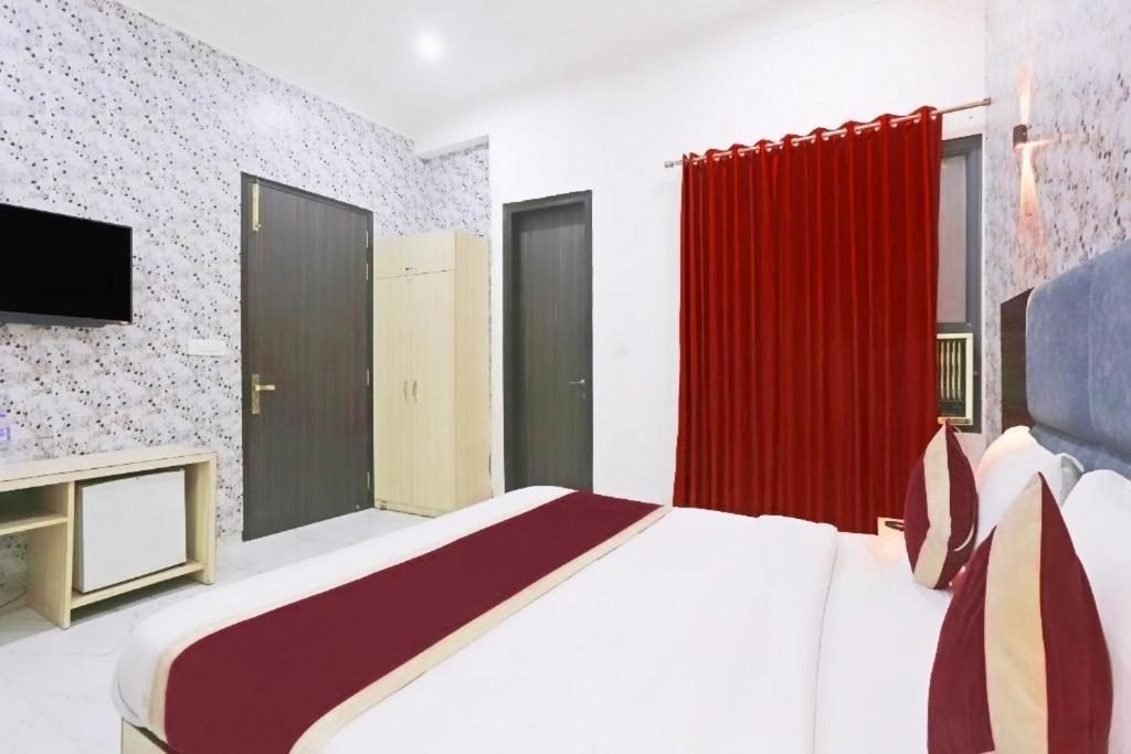 Hotel Almora Inn - Near By Delhi International Airport - With Free Airport Pickup And Drop Ню Делхи Екстериор снимка