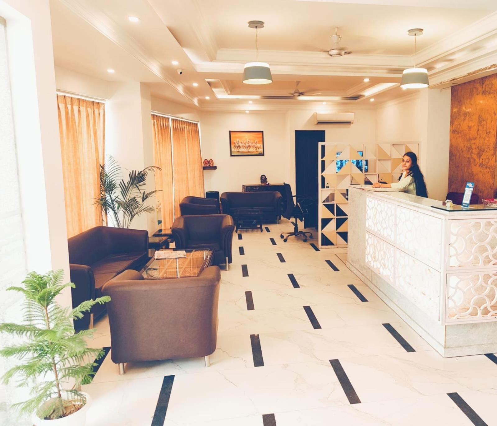 Hotel Almora Inn - Near By Delhi International Airport - With Free Airport Pickup And Drop Ню Делхи Екстериор снимка