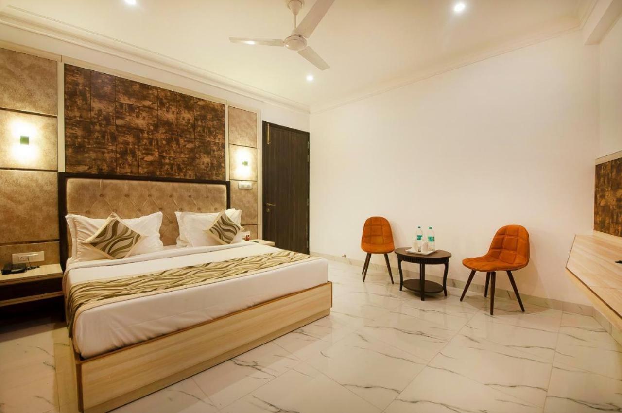 Hotel Almora Inn - Near By Delhi International Airport - With Free Airport Pickup And Drop Ню Делхи Екстериор снимка