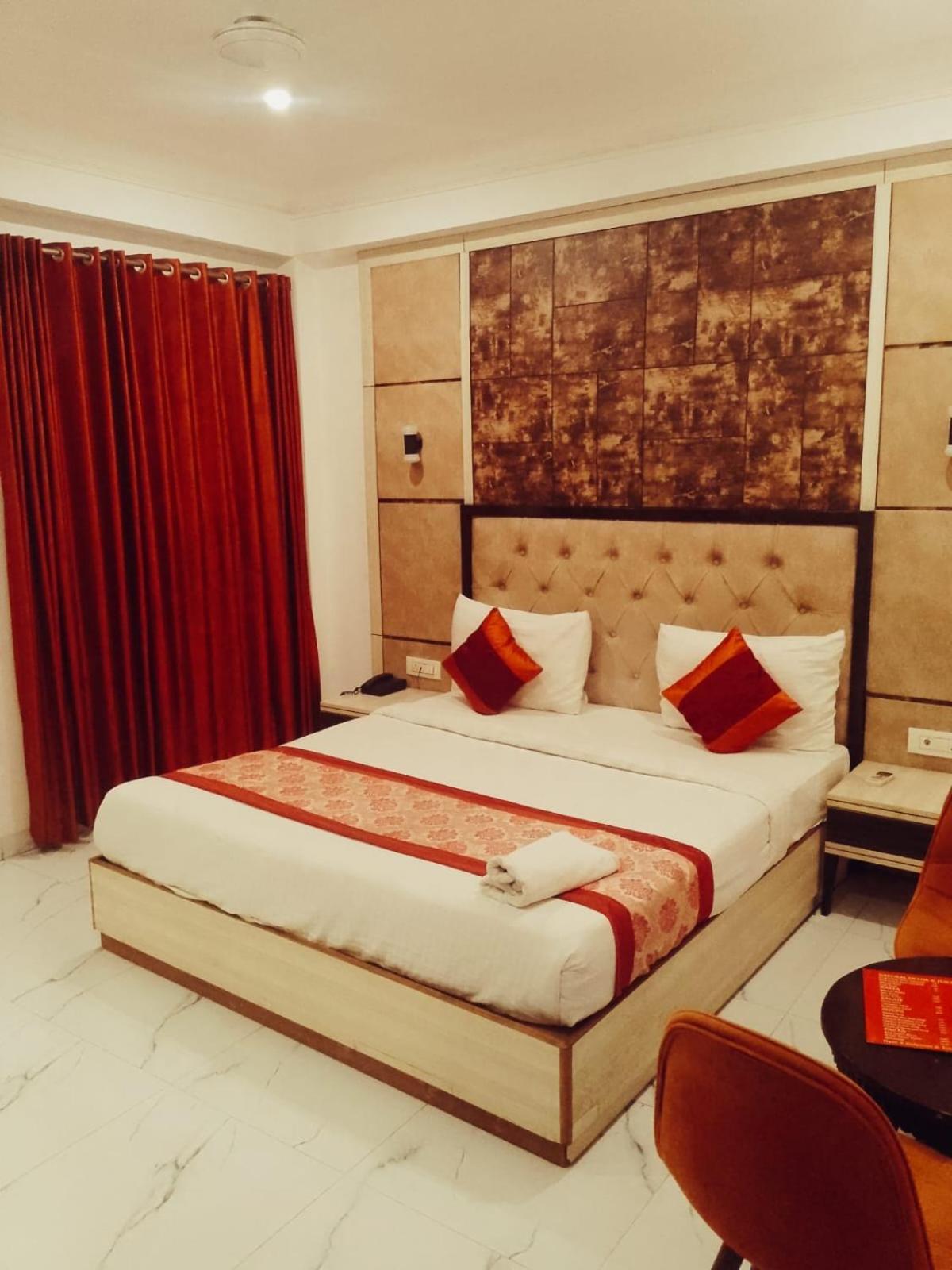 Hotel Almora Inn - Near By Delhi International Airport - With Free Airport Pickup And Drop Ню Делхи Екстериор снимка