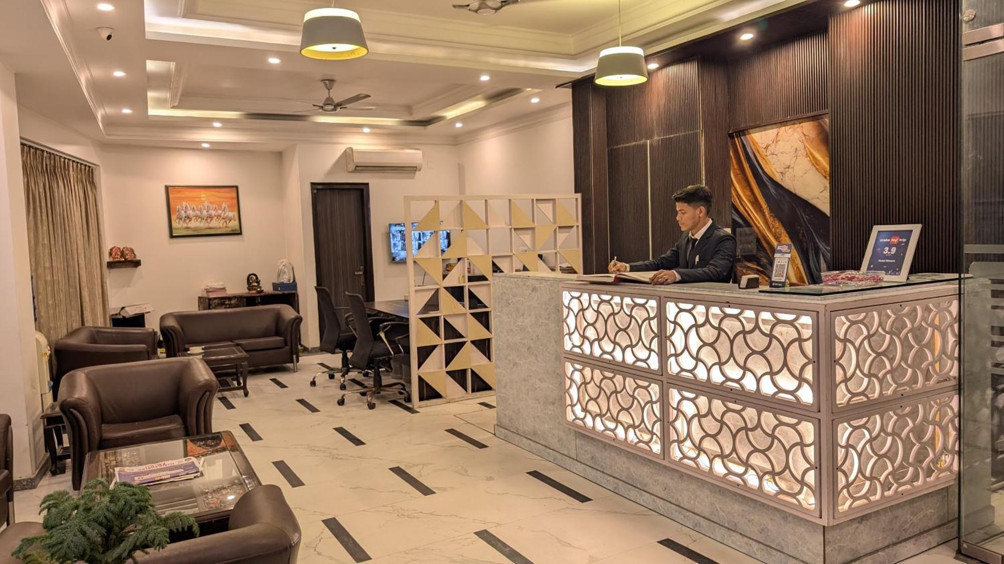 Hotel Almora Inn - Near By Delhi International Airport - With Free Airport Pickup And Drop Ню Делхи Екстериор снимка